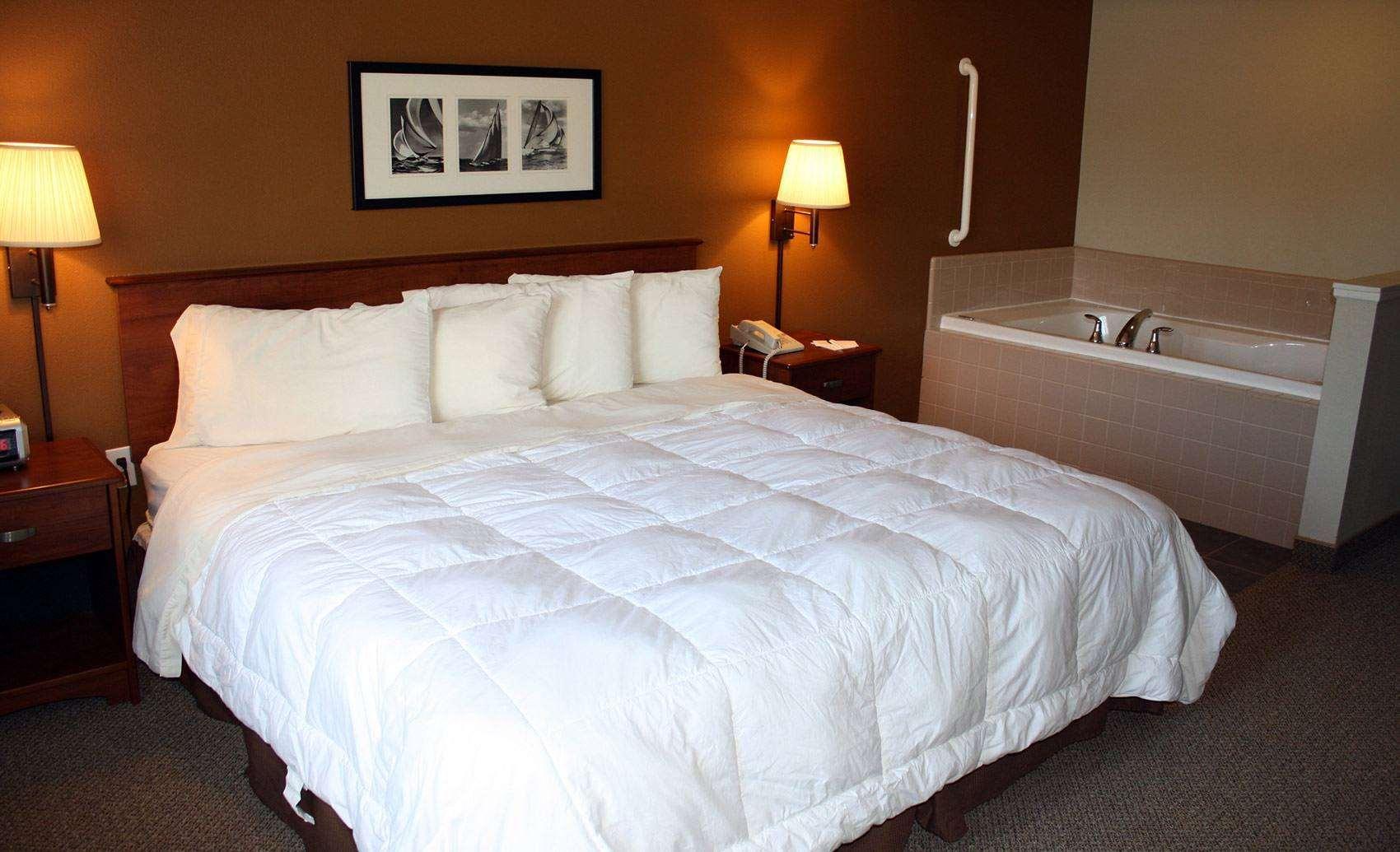 Americinn By Wyndham Charlevoix Esterno foto