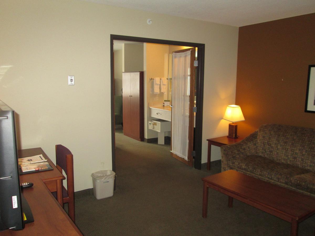 Americinn By Wyndham Charlevoix Esterno foto