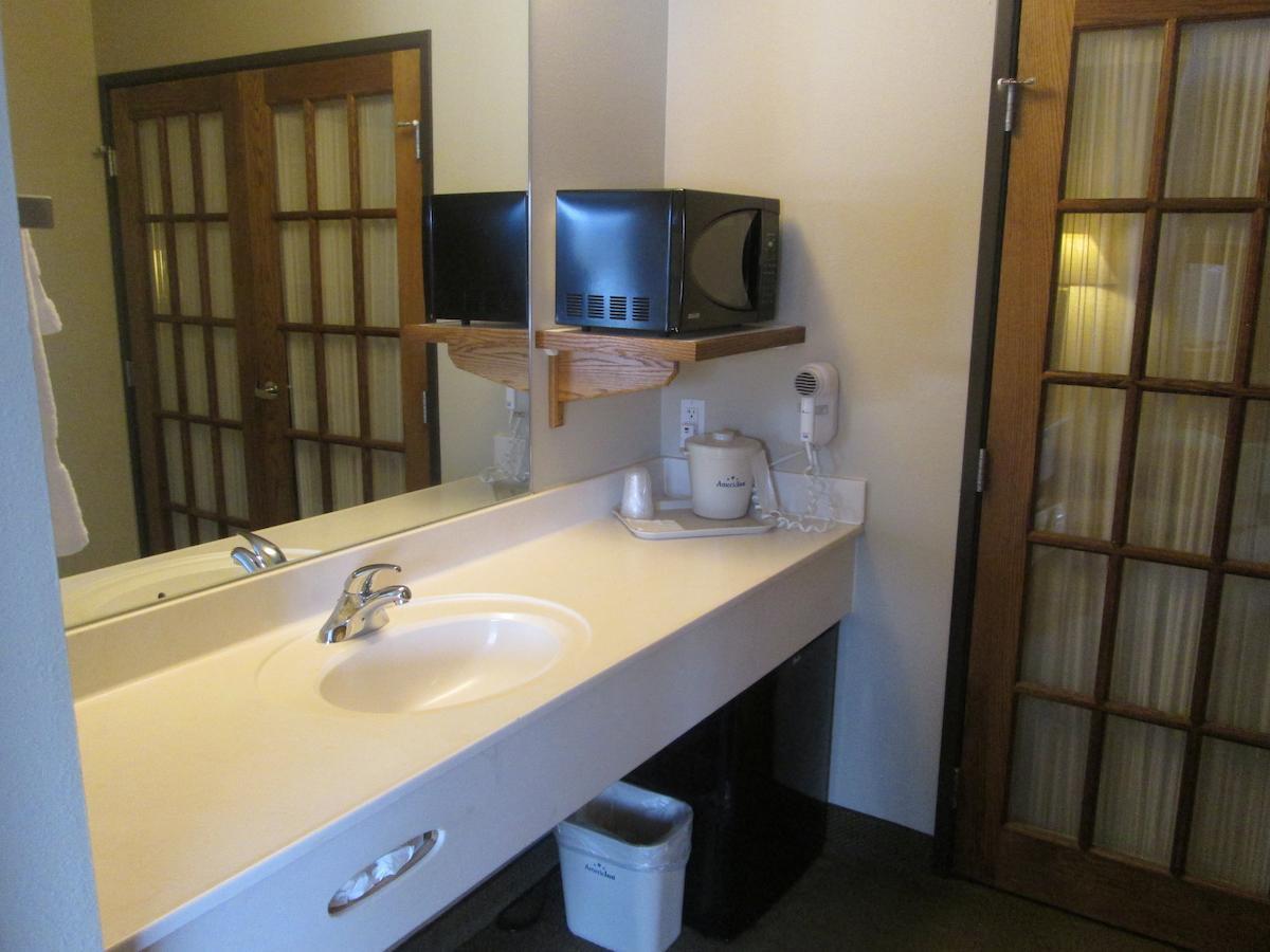 Americinn By Wyndham Charlevoix Esterno foto
