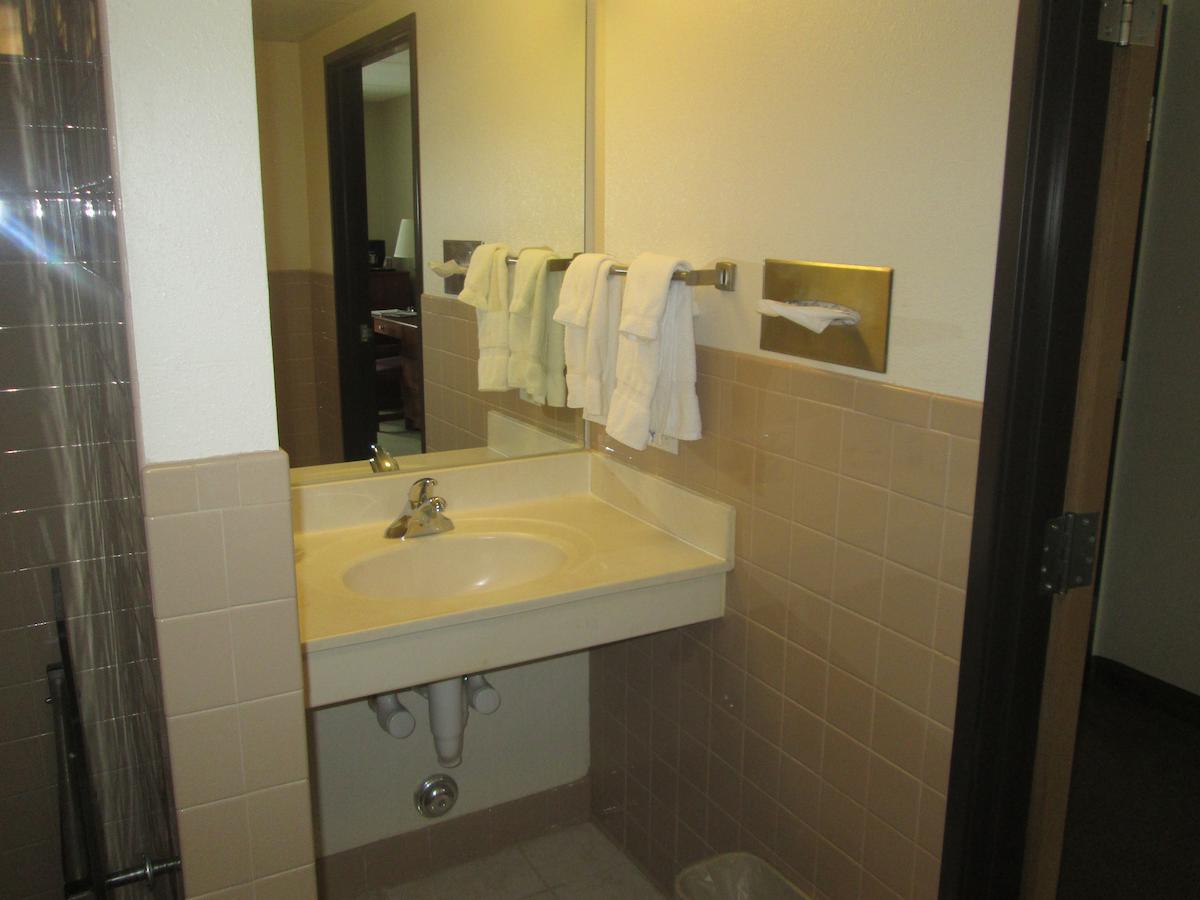 Americinn By Wyndham Charlevoix Esterno foto