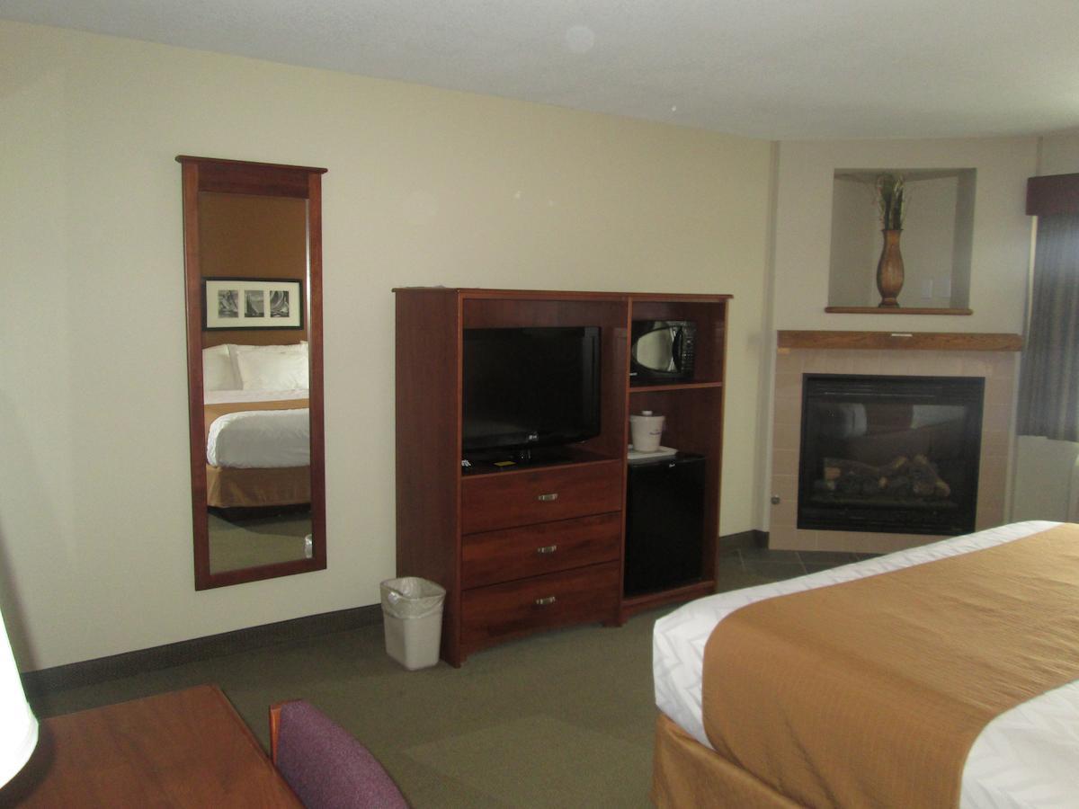 Americinn By Wyndham Charlevoix Esterno foto