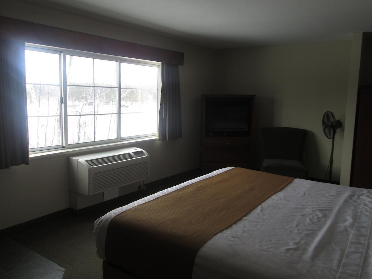 Americinn By Wyndham Charlevoix Esterno foto