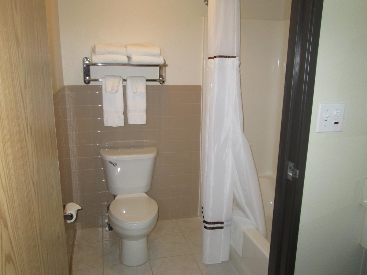 Americinn By Wyndham Charlevoix Esterno foto