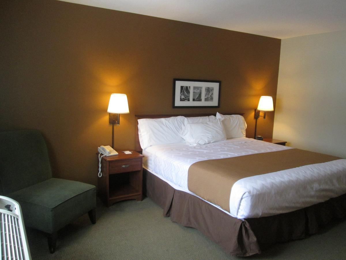 Americinn By Wyndham Charlevoix Esterno foto