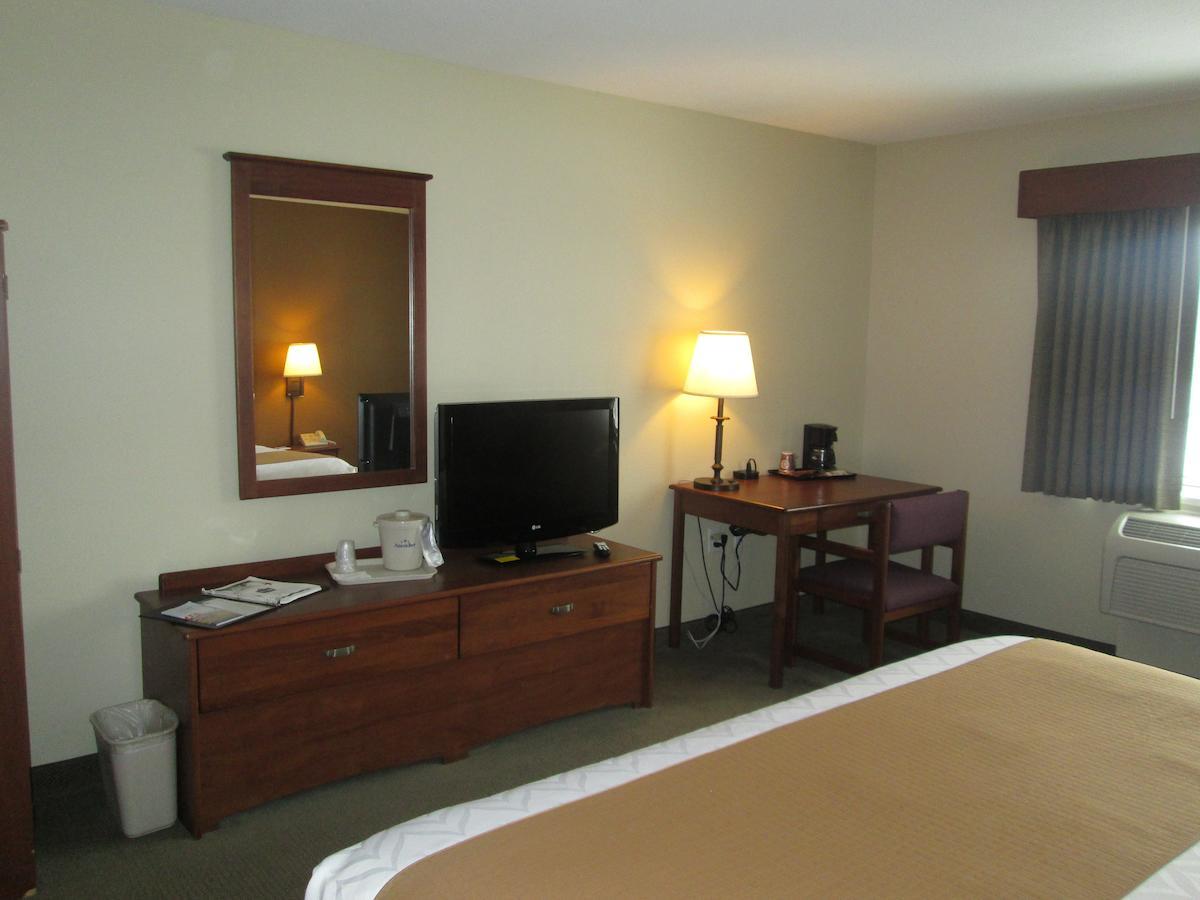 Americinn By Wyndham Charlevoix Esterno foto